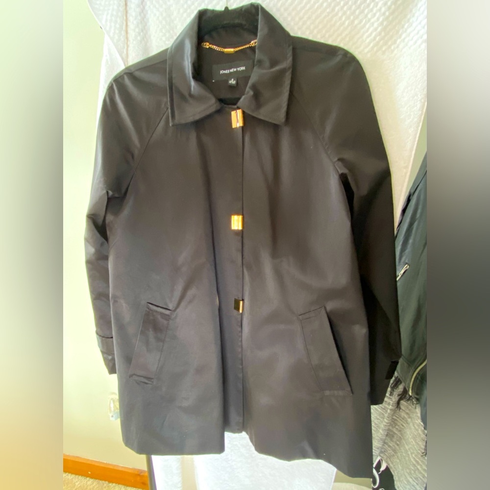 Jones of New York Black Rain Coat w/Pockets